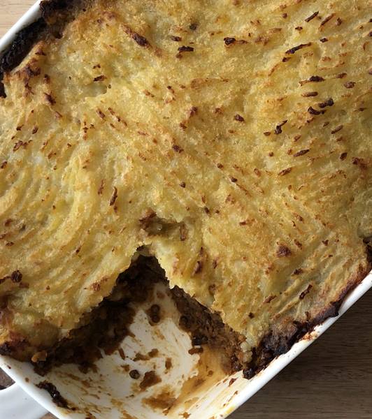 תבשיל עדשים ופטריות אפוי בציפוי פירה