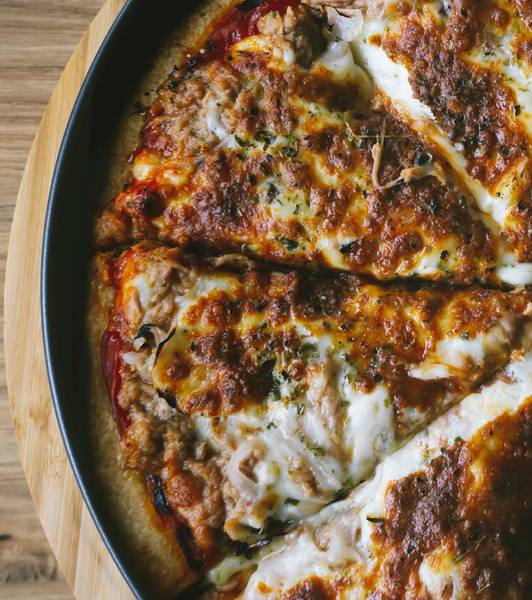 Pizza alla marinara tonno e acciughe