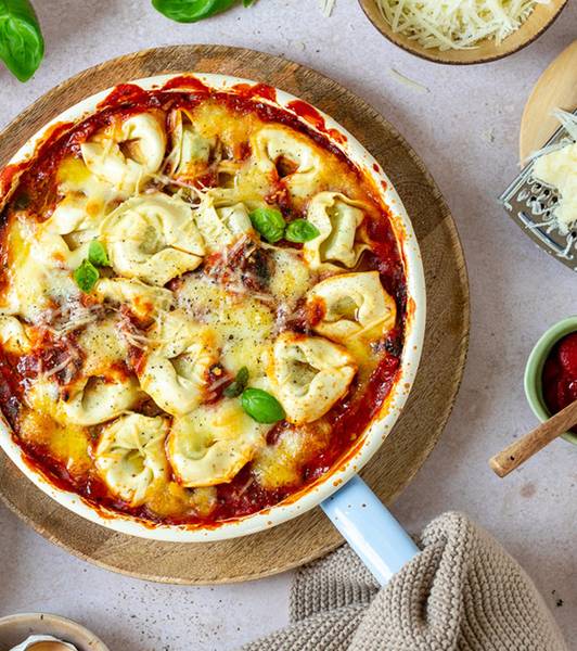 Tortellini casserole with spinach