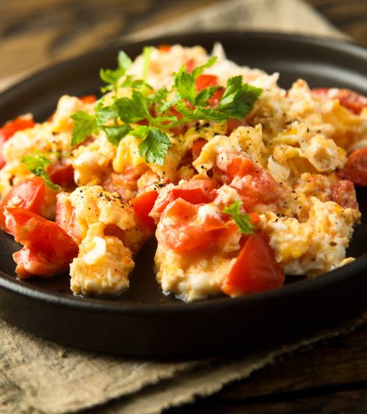 Uova strapazzate al pomodoro