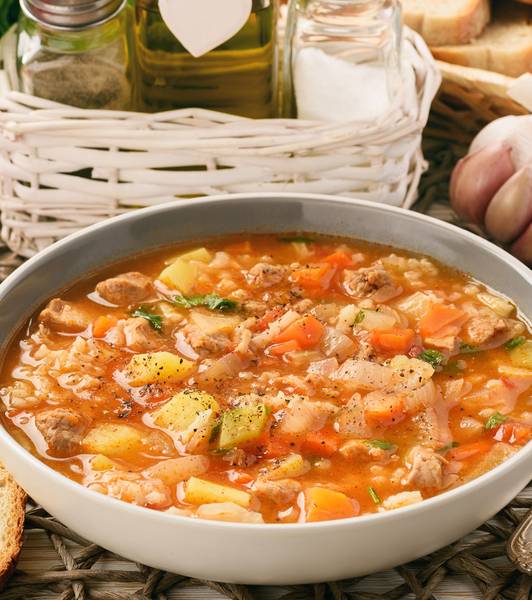 Томатный суп с рисом и картофелем